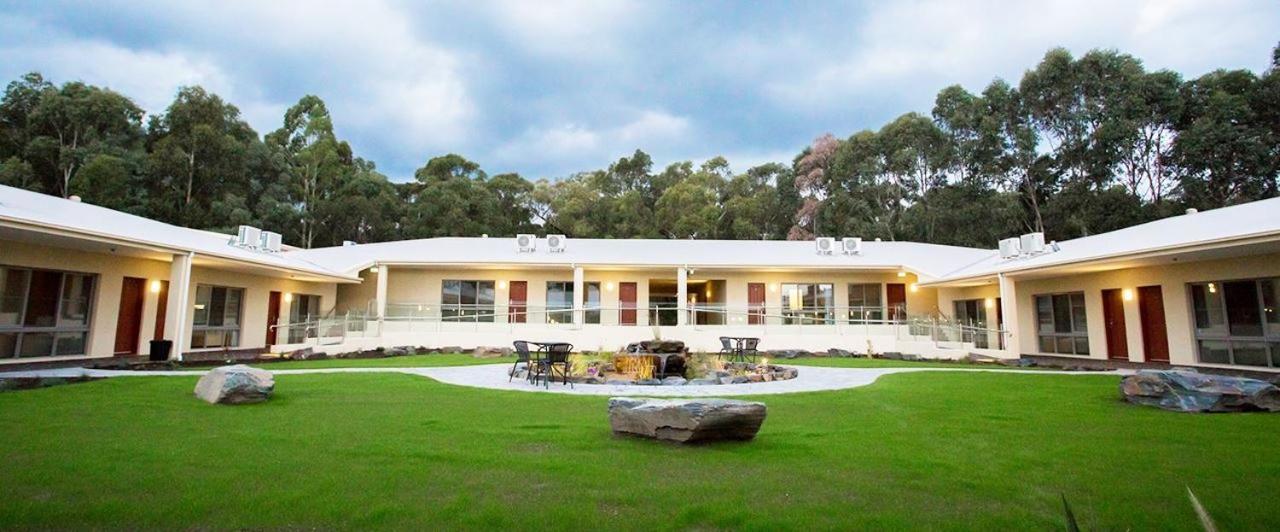 Foothills Hotel Lilydale Exterior photo
