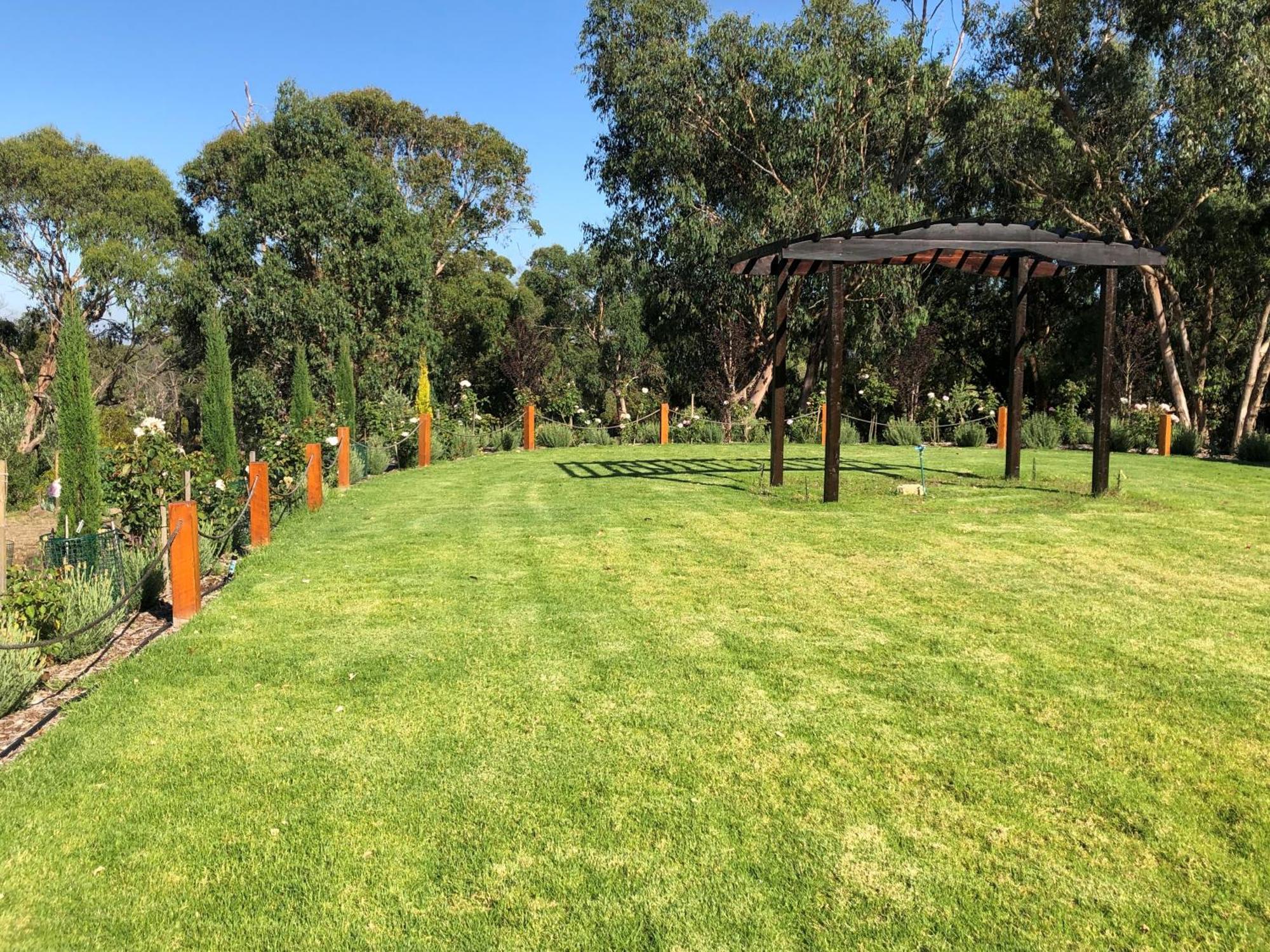Foothills Hotel Lilydale Exterior photo