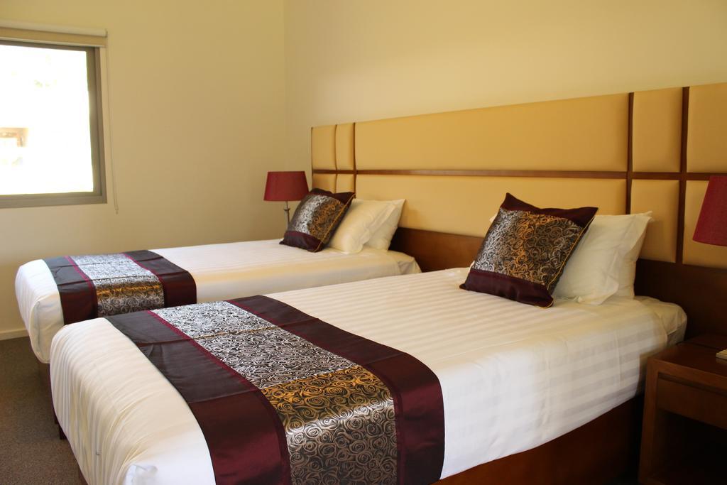 Foothills Hotel Lilydale Room photo