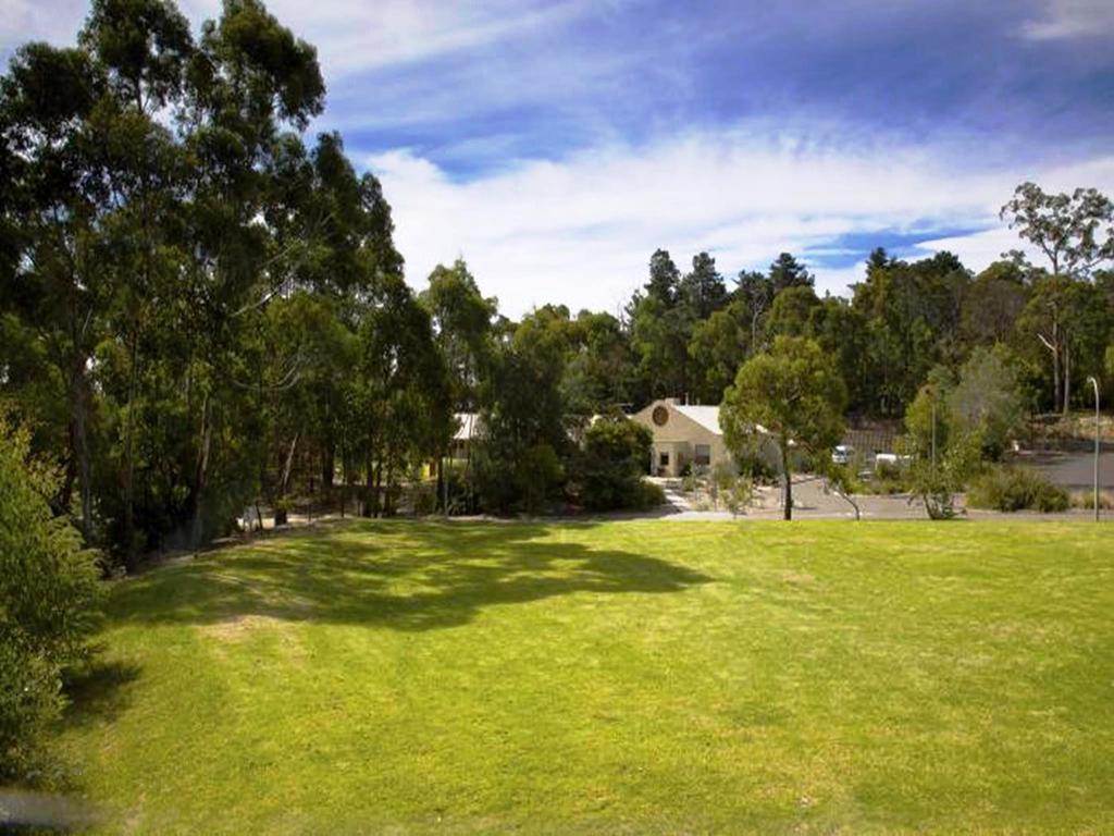 Foothills Hotel Lilydale Room photo